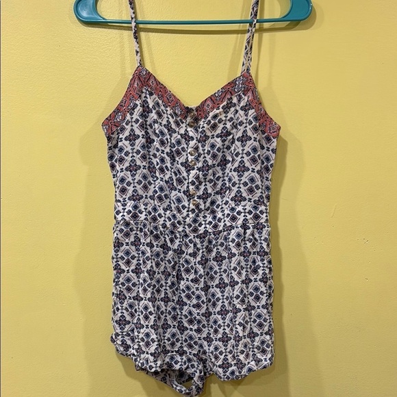 American Eagle 🦅 Blue Patterned Romper - Picture 2 of 8